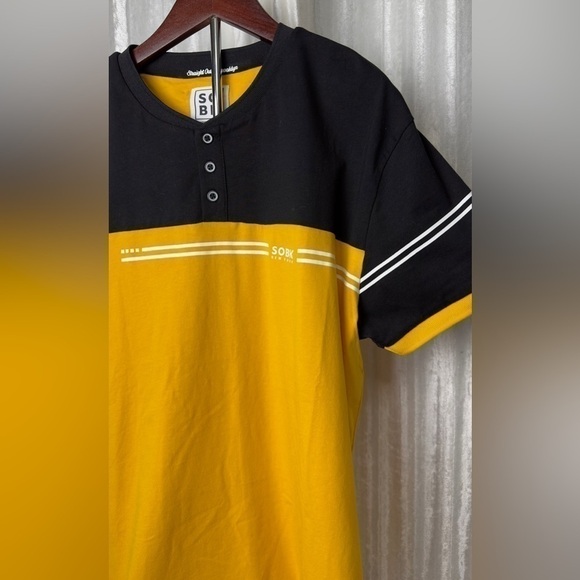 Straight Outta Brooklyn black and gold short sleeve T shirt Men’s size Large New - Picture 3 of 7